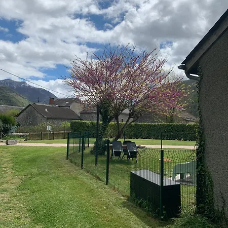 アパート La Unique - Le Jardin Sur Les Pyrenees- Vue Panoramique Montagne -jardin Cloture Prive De 100m2-parking-linge De Lit Et Serviettes Compris- ビエル